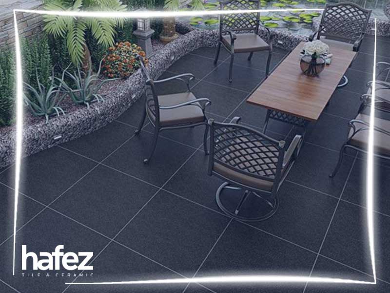 سرامیک در حیاط